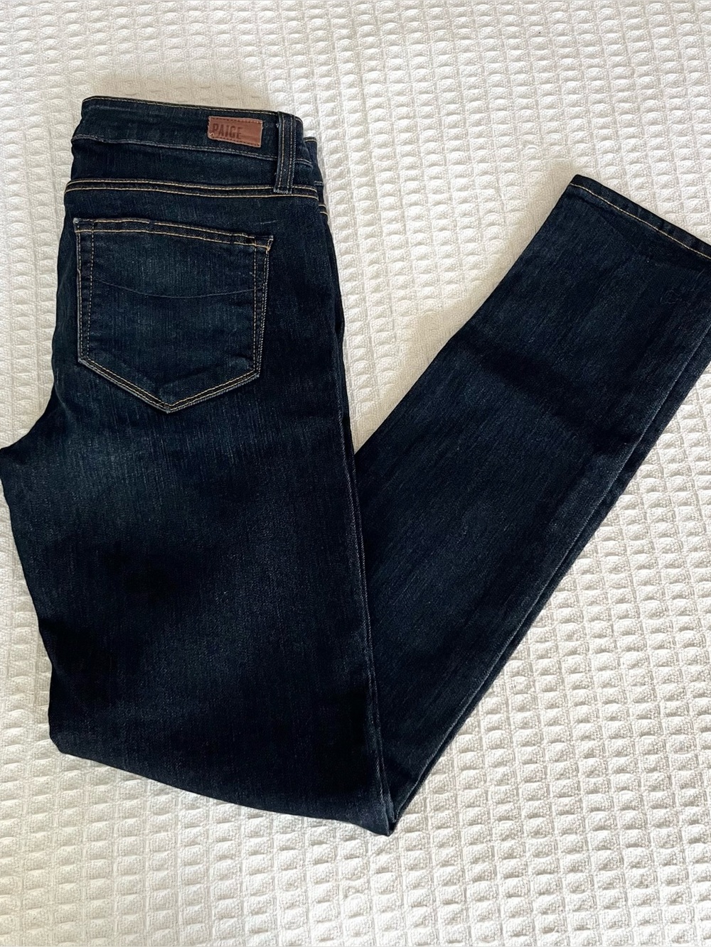 Paige skyline skinny jeans Carson dark wash size 27
